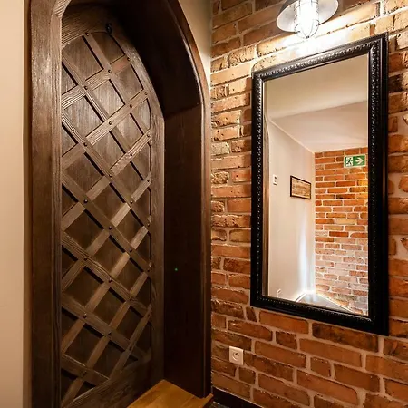 Gotyk House Aparthotel 3*